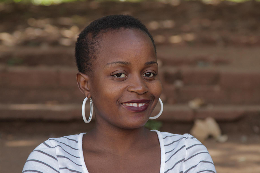 En af dem er aktivisten Tinotenda Chinyani på 23 år fra Zimbabwe. Allerede som teenager valgte Tinotenda, at blive frivillig i projektet HOPE der bekæmper HIV/AIDS